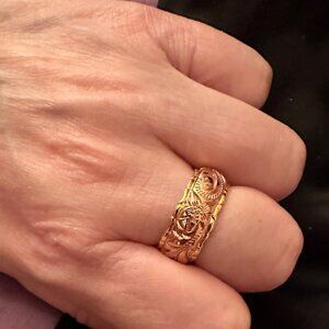 New women's elegant ring size 6.5